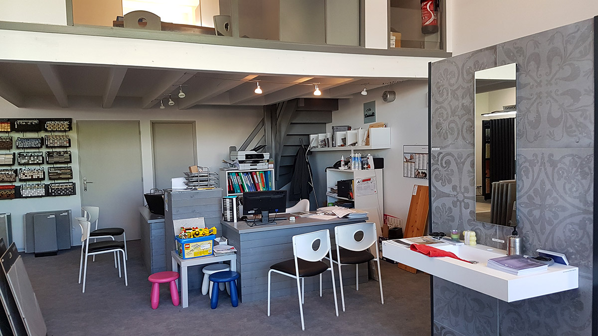 Sol'O - La boutique du carrelage à Vesoul | Bureau avec espace jeu pour faire patienter les enfants